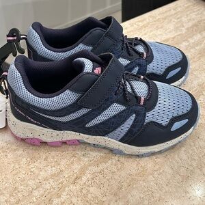 NWT Ozark Trail shoes size 2